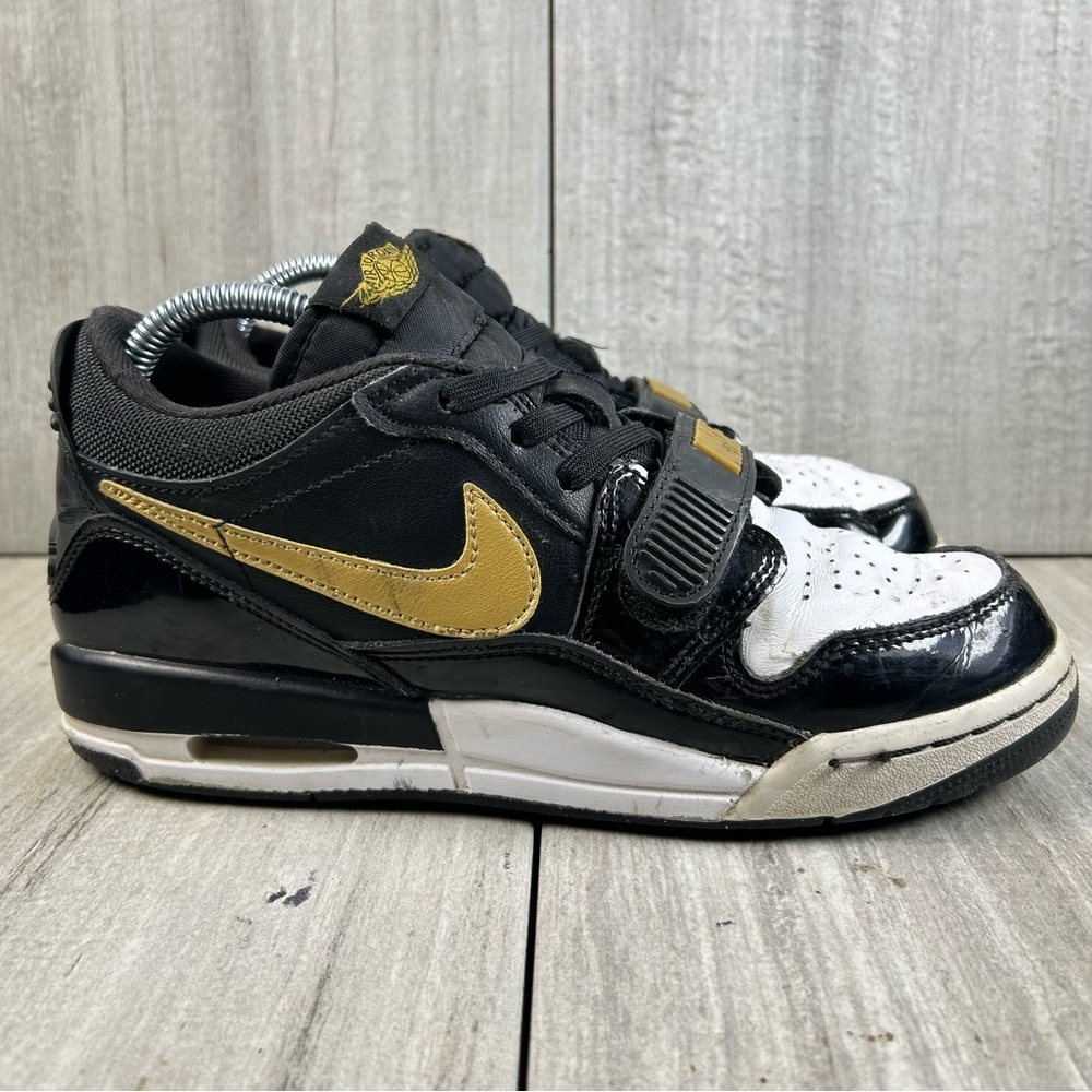 Nike Air Jordan Legacy 312 GS Basketball Black Gold Sneaker Youth Boys Size 6.5Y - Picture 3 of 10